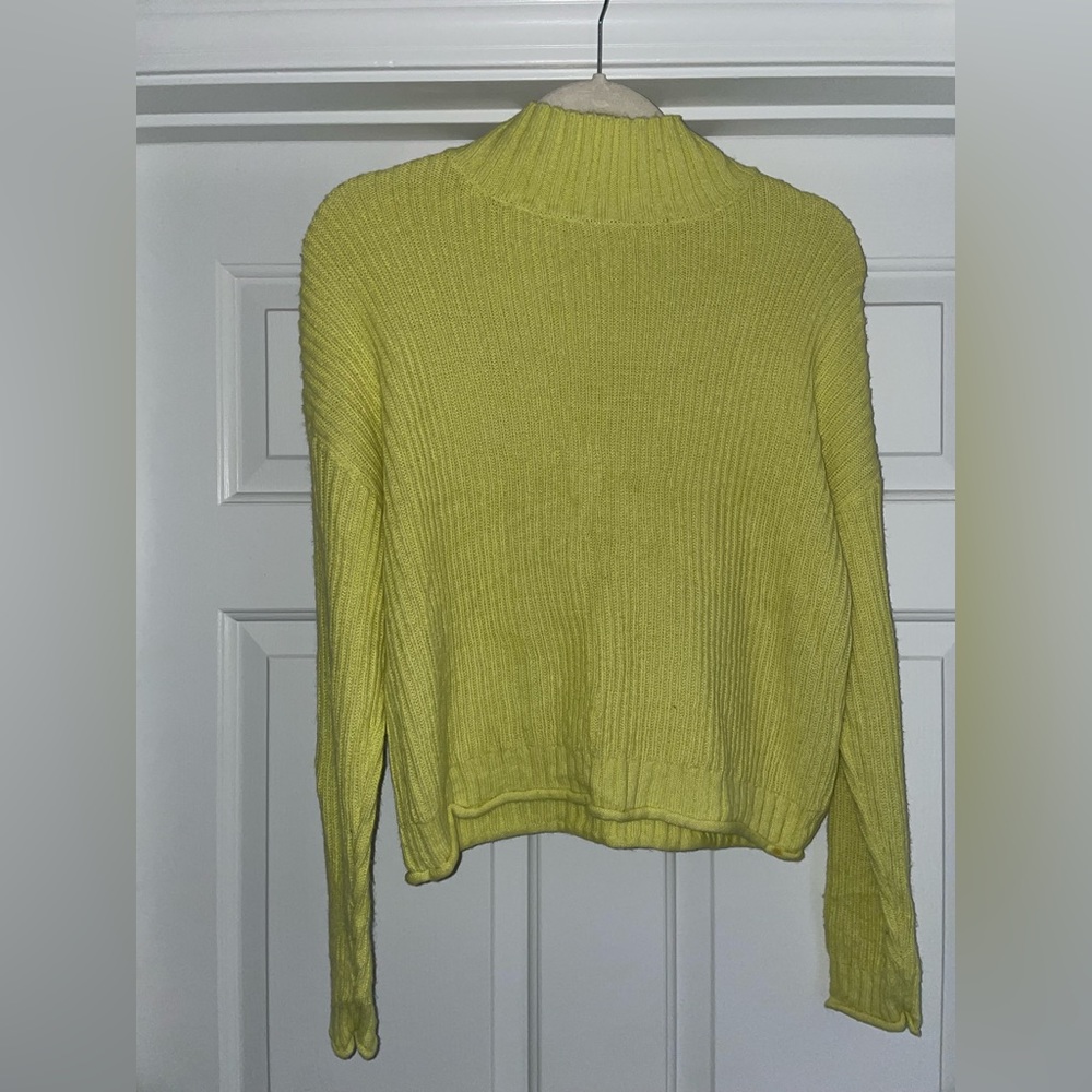 Yellow/Green Turtle Neck